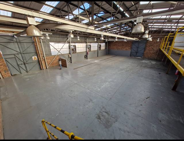 790M² FACTORY TO LET IN JET PARK